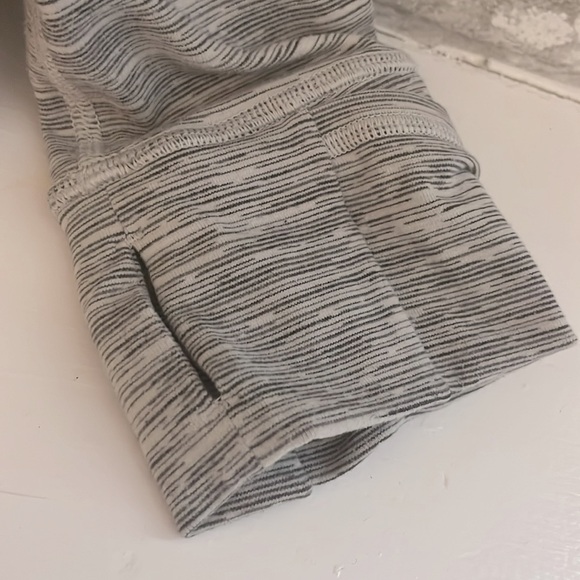 Lululemon define jacket size 10 - Picture 2 of 14